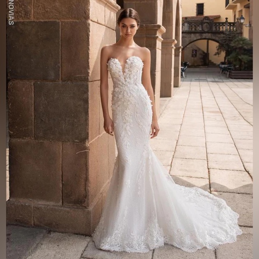 Pronovias Aethra Wedding Dress